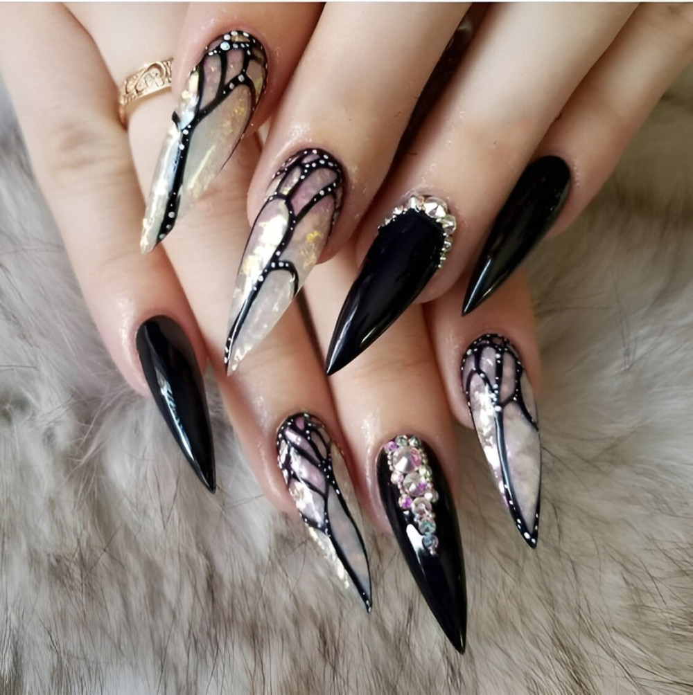 30 Majestic Glass-Stained Nail Art Designs To Make You A Queen - 225