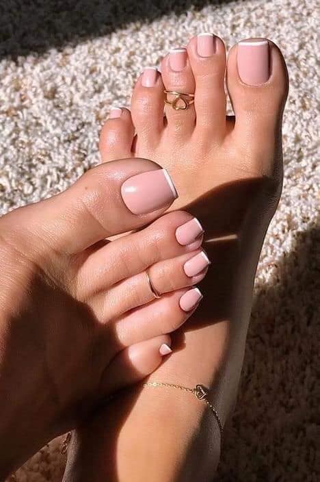 Nail Unas de Pies Rosados con bordes Blancos