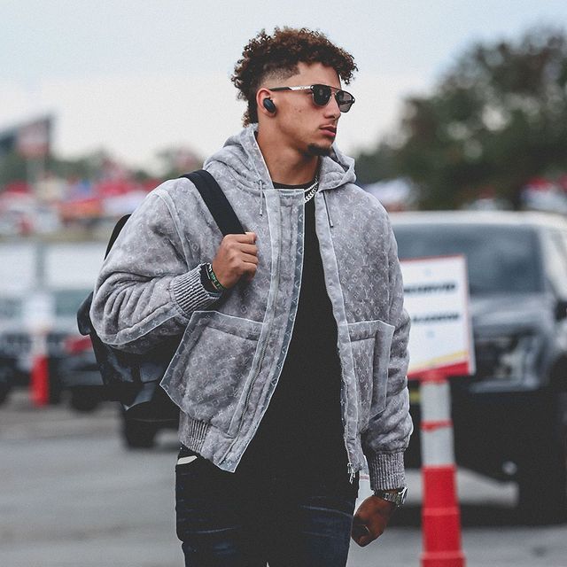 Kansas City Chiefs on Instagram: “Showtime checking in for primetime.  @oakley” in 2023 | Nfl football players, Kc chiefs, Men sweater