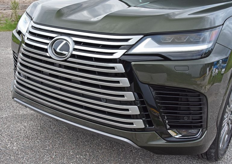 2022 lexus lx 600 ultra luxury grille