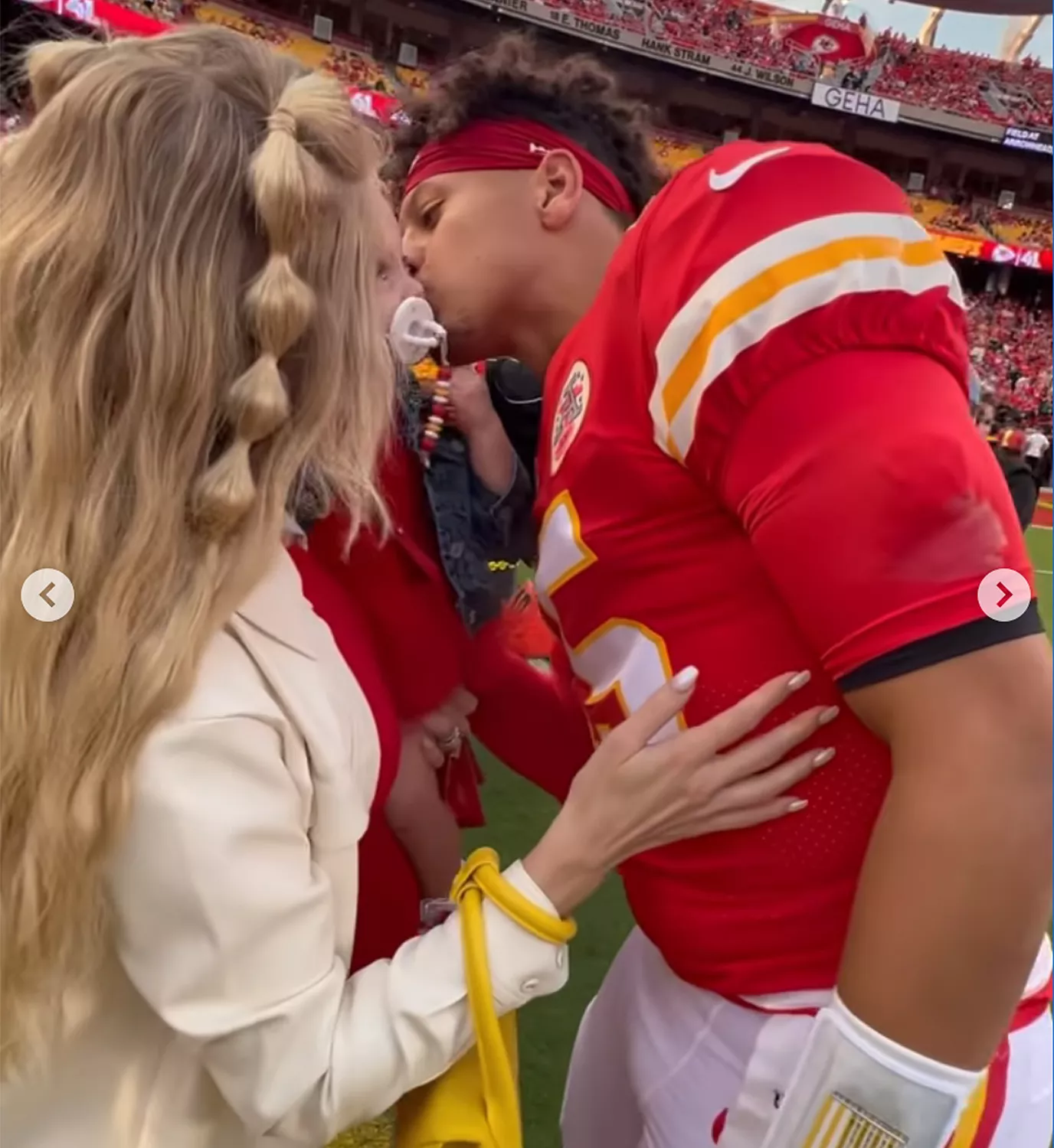 Heartwarming Reaction of NFL Star Patrick Mahomes When He Sees Daughter Sterling for the First Time – UP23H