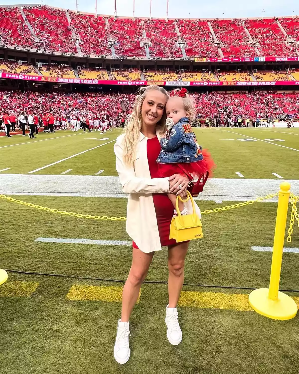 Heartwarming Reaction of NFL Star Patrick Mahomes When He Sees Daughter Sterling for the First Time – UP23H