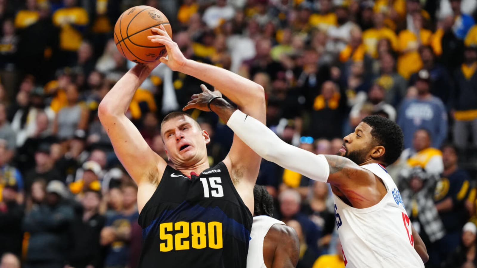 Nikola Jokic Reacts to Clippers Playing Small-Ball Against Him | Yardbarker