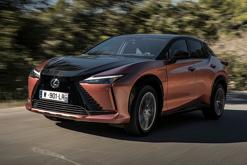 Lexus: Lexus RZ 450e: for 77,000 euros, although for now without a 'Formula 1' type steering wheel | Brand