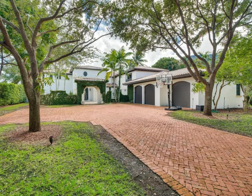 Front View of Goran Dragić's Miami Home