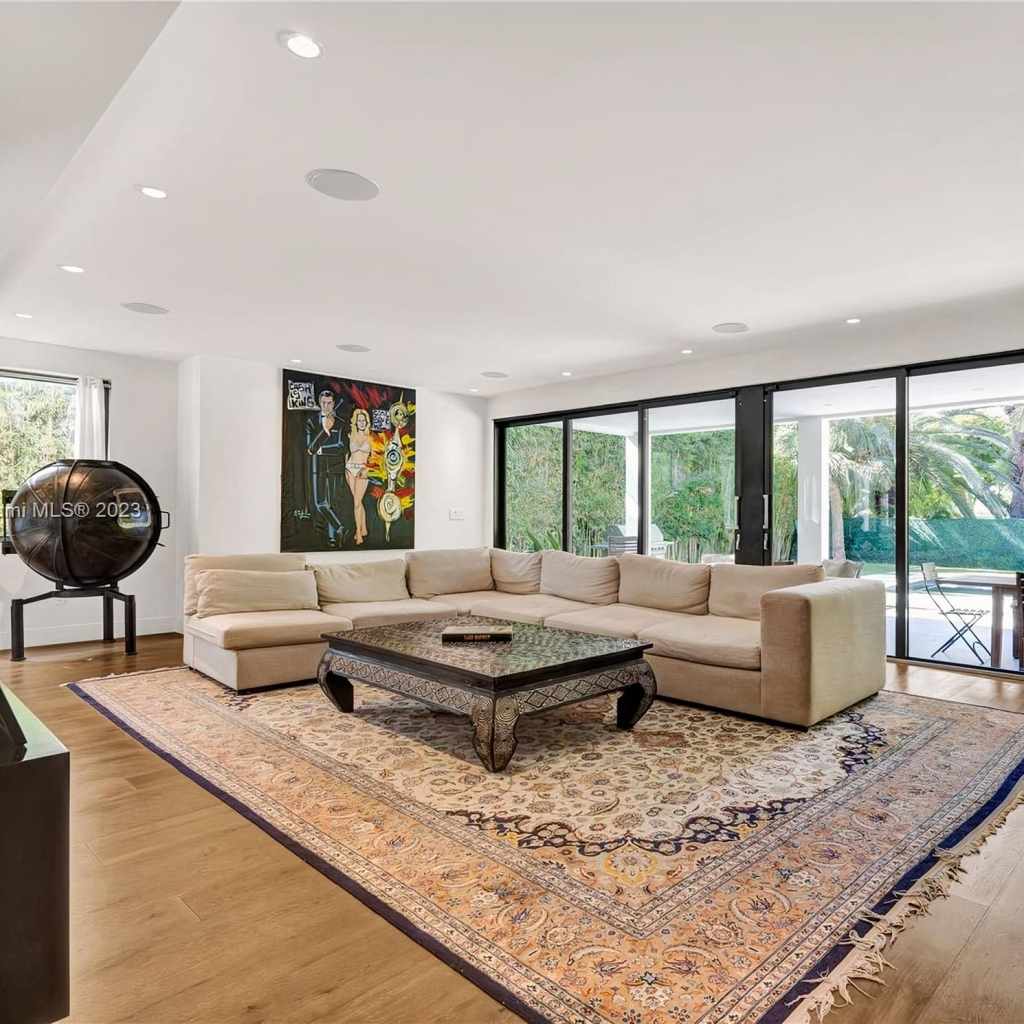 Living Room of Jeremy Shockey's Miami Home