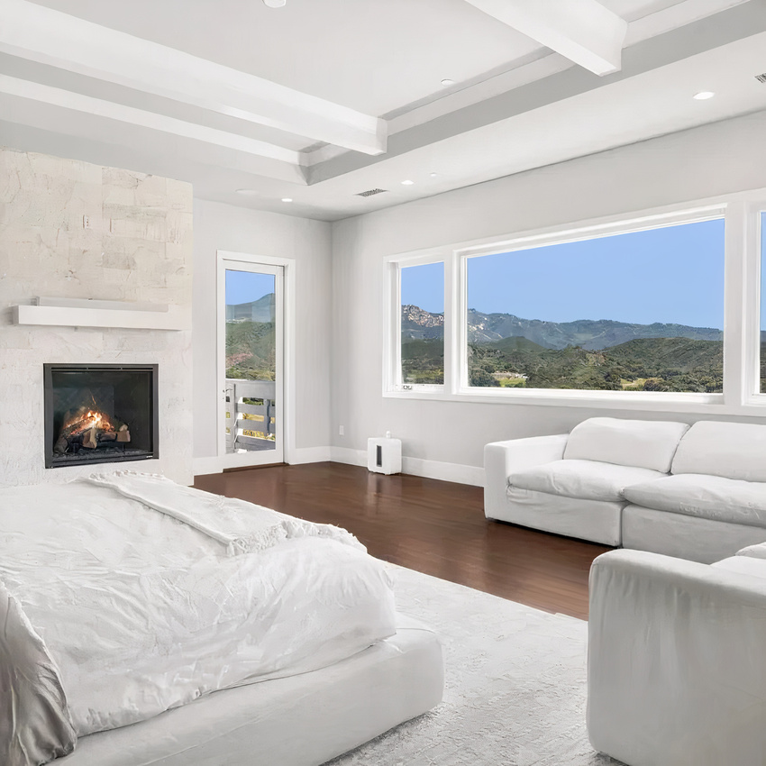 Bedroom of Spencer Dinwiddie’s Calabasas Home