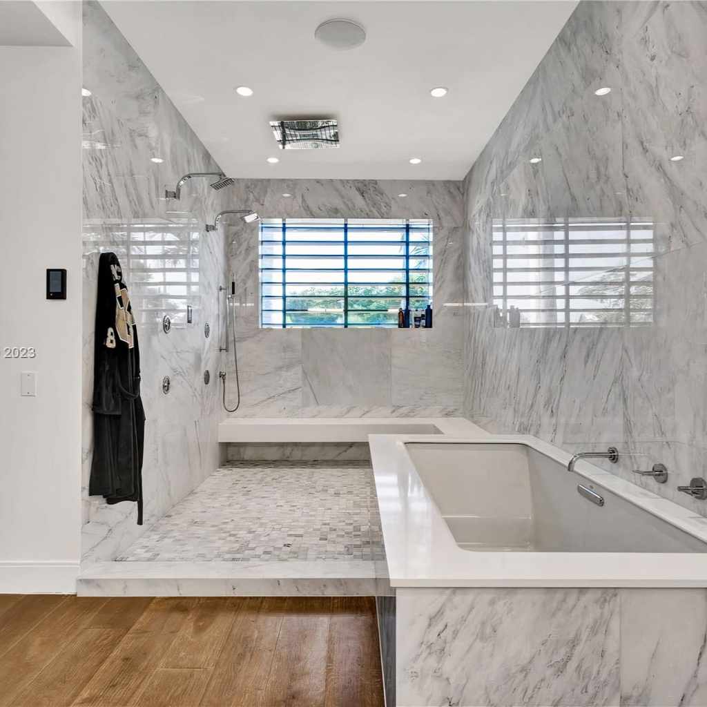 Bathroom in Closet in Jeremy Shockey's Miami Home