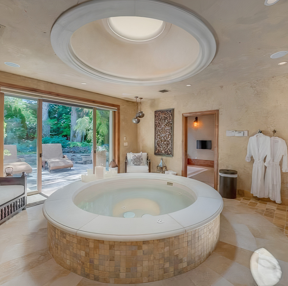 Hot Tub in Damian Lillard's Oregon Home