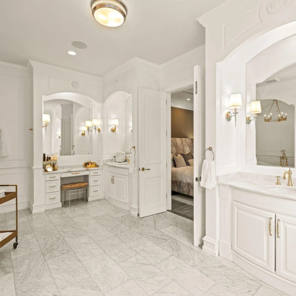 Bathroom in Kentavious Caldwell-Pope’s Potomac Home