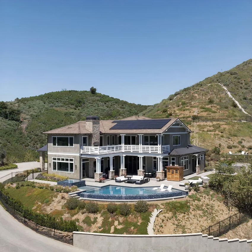 Rear view of Spencer Dinwiddie’s Calabasas Home