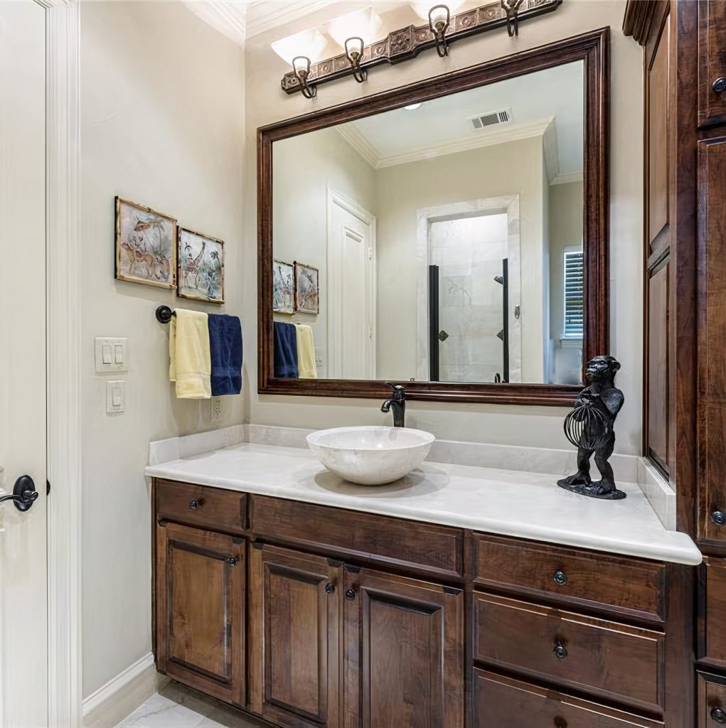 Bathroom in Shaquille O'Neal's Texas Home