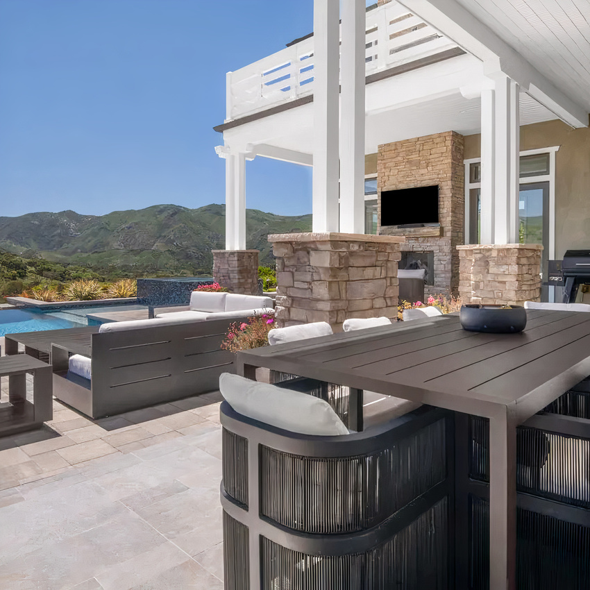 Outdoor living of Spencer Dinwiddie’s Calabasas Home