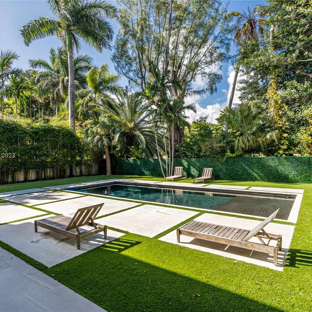Pool of Jeremy Shockey's Miami Home