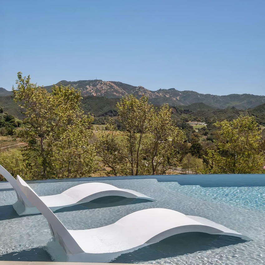 Pool view of Spencer Dinwiddie’s Calabasas Home