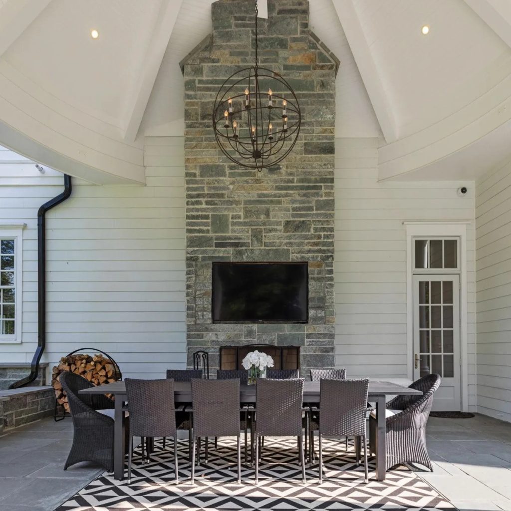 Outdoor Dining of Kentavious Caldwell-Pope’s Potomac Home