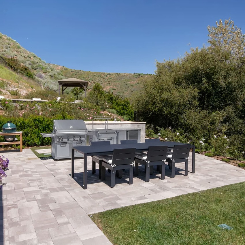 Outdoor kitchen of Spencer Dinwiddie’s Calabasas Home