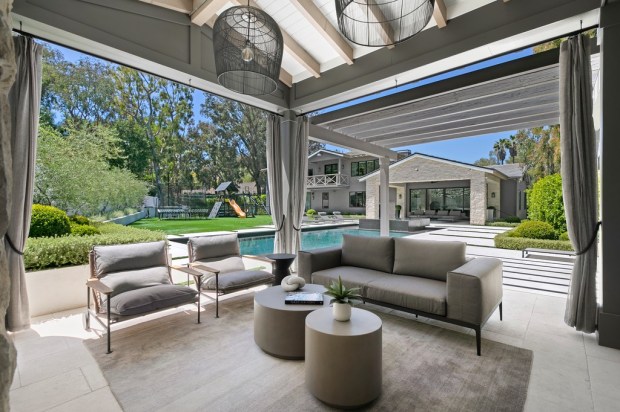 The outdoor living room. (Photo by Ryan Lahiff at Platinum...