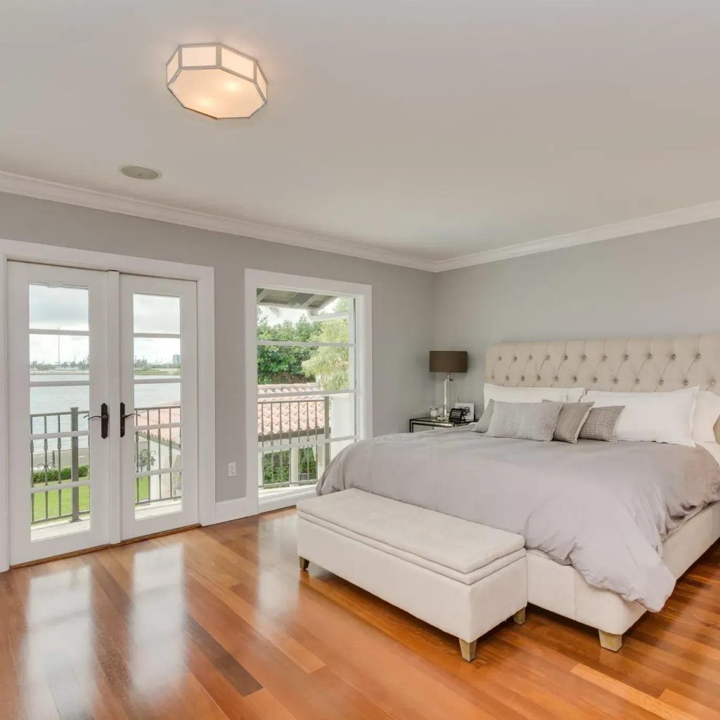 Bedroom in Goran Dragić's Miami Home