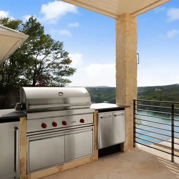 Outdoor Grilling Area in Jason Kapono's TX Home