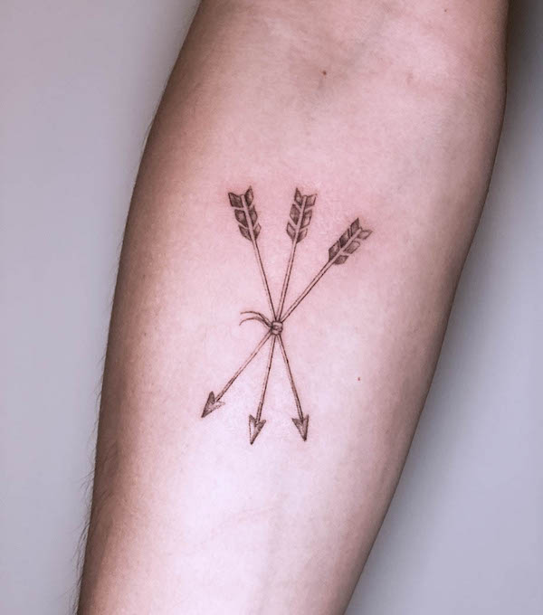 Three arrows tattoo by @dlopes.tattoo