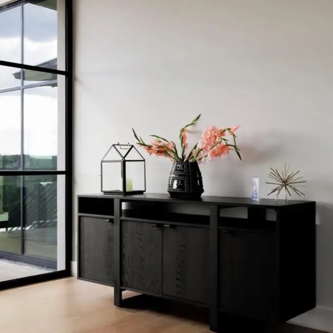 Hallway Console Table in Jason Kapono's TX Home