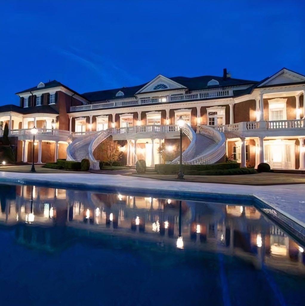 Pool in Dwight Howard's GA Home