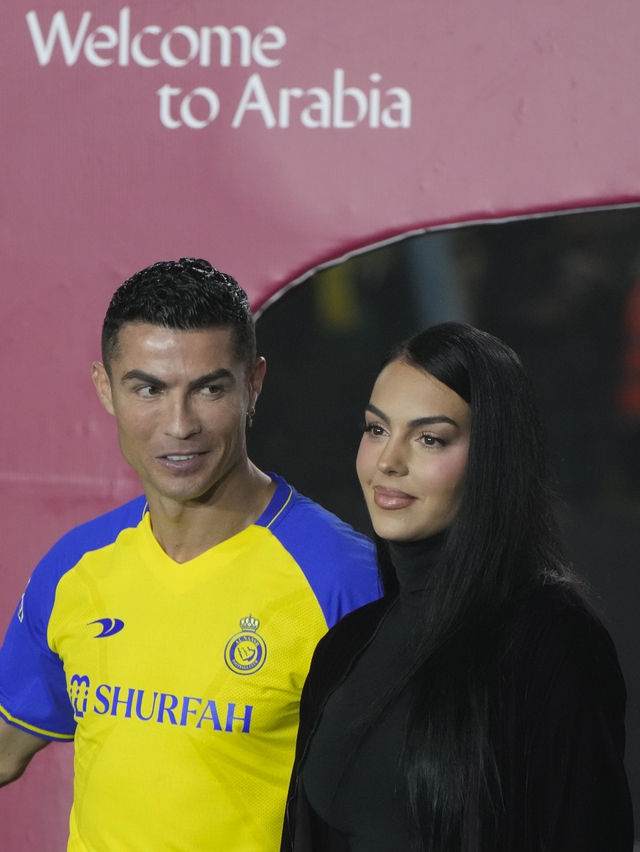 Lần đầu hé lộ hình ảnh siêu biệt thự của Ronaldo tại châu Á: Muốn đến phải đi thuyền, giá trị ước tính 500 tỷ- Ảnh 1.