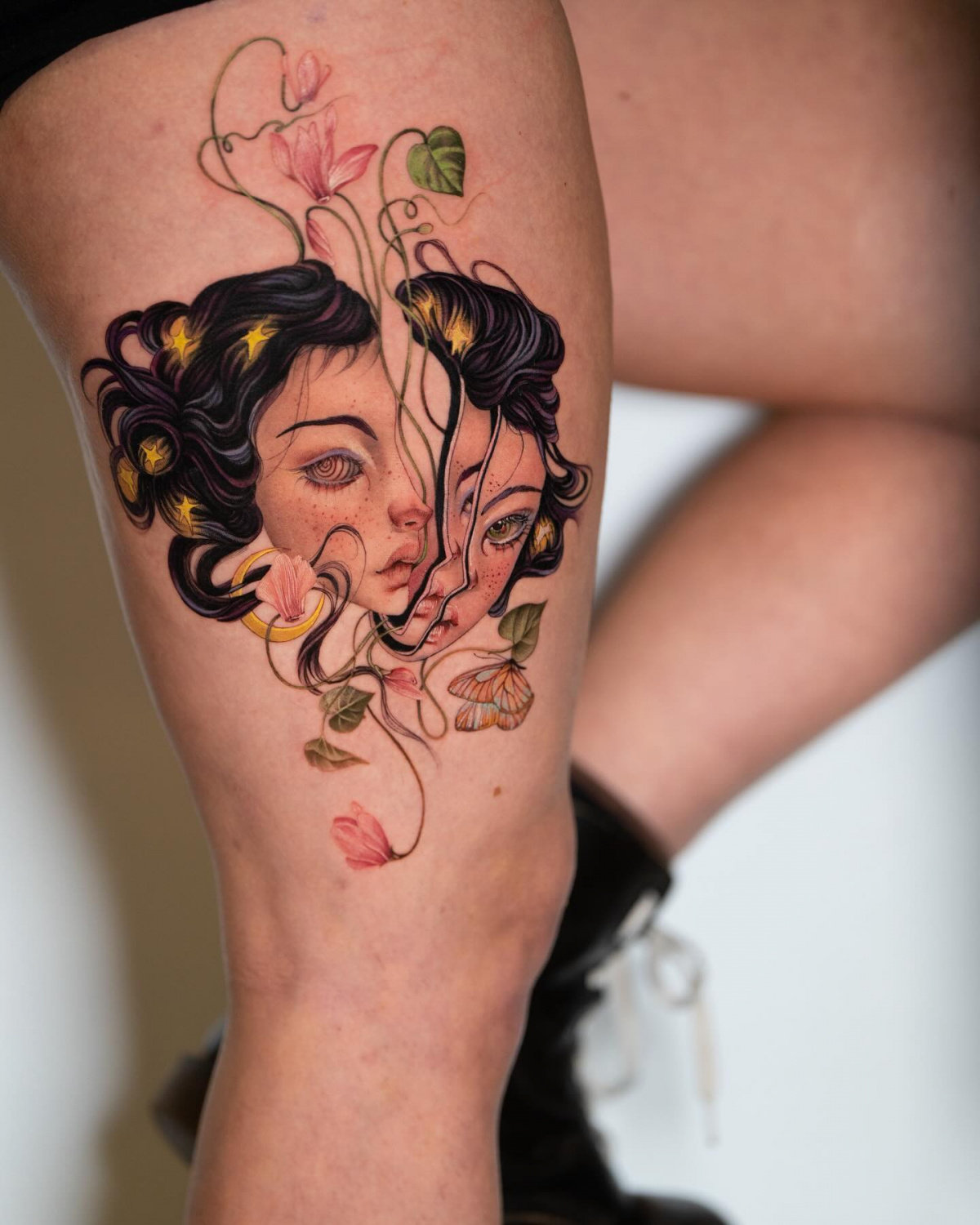 Tattoo artist Maiza Van Bommel