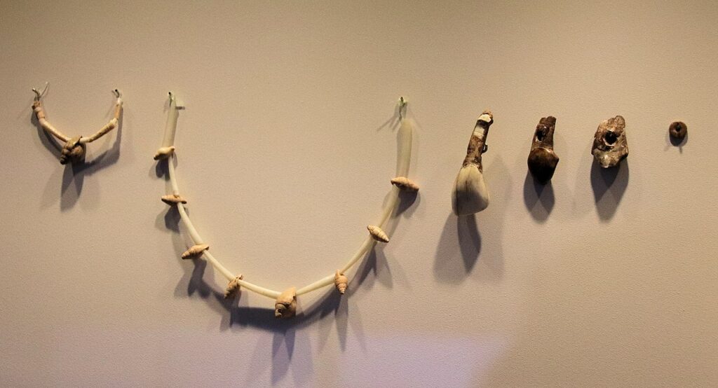 Stone Age Jewelry Fazael Upper Paleolithic The Israel Museum Jerusalem