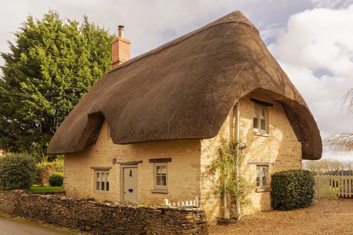 Airbnb Cotswolds: 15 Prettiest Cottage, Lodge and Cabin Airbnbs