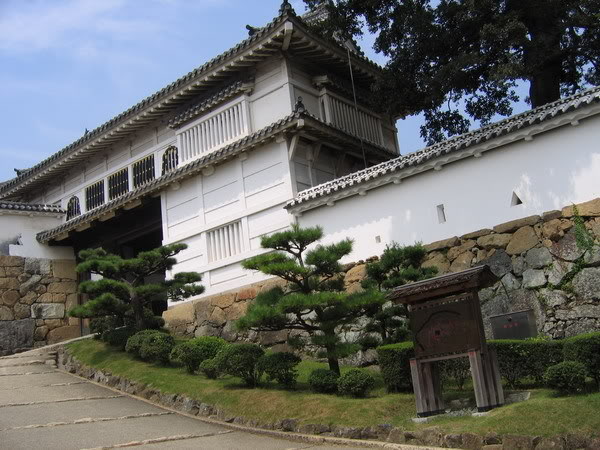 "white crane-castle-Japan-5"