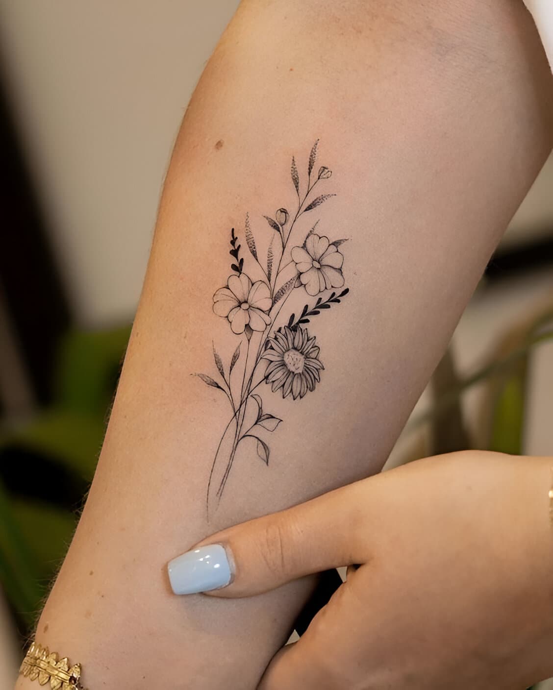 40 Feminine Mini Romantic Tattoos To Elevate Your Glam Like A Model 40