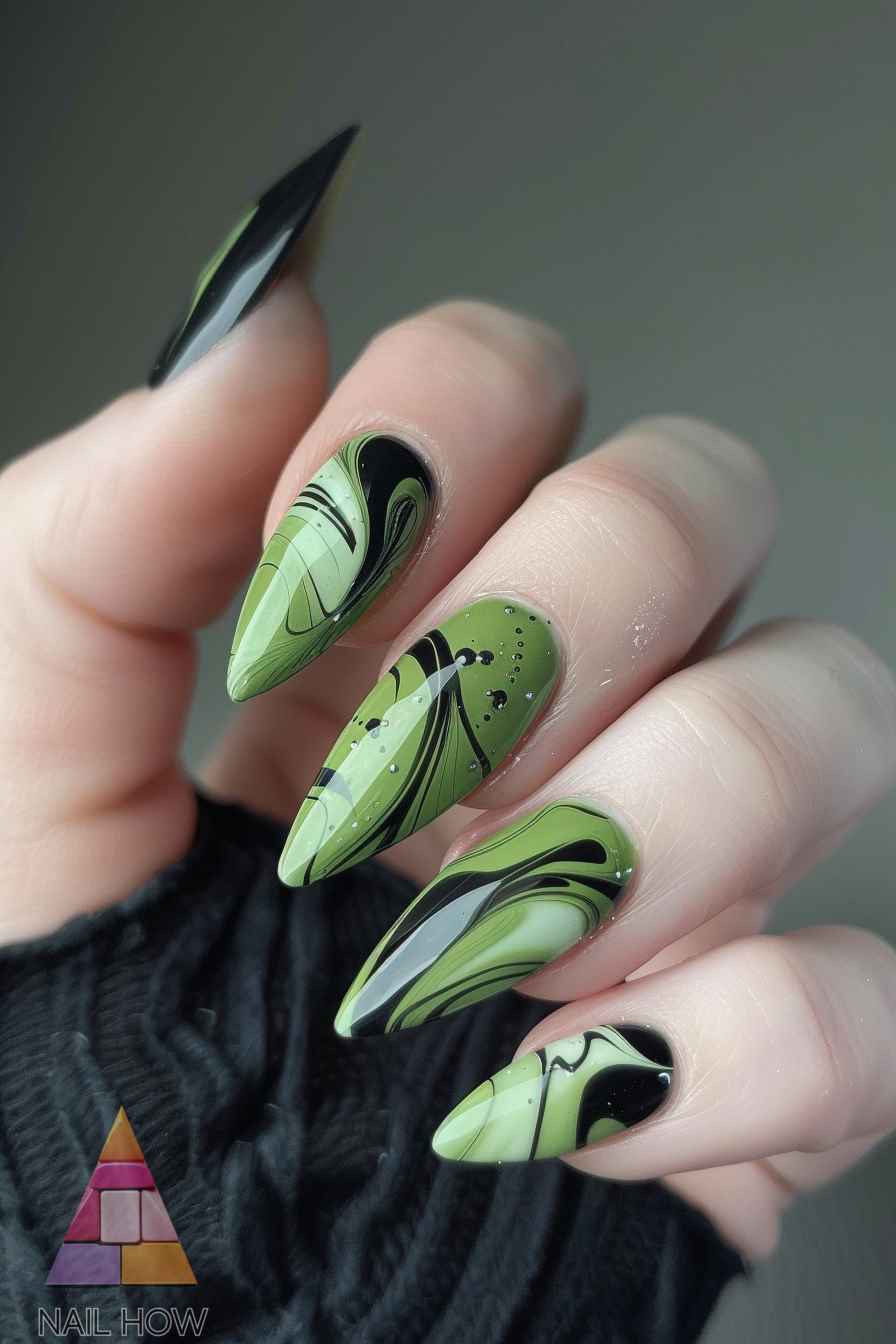 green nail design 12 https://nailhow.com/green-nail-designs/