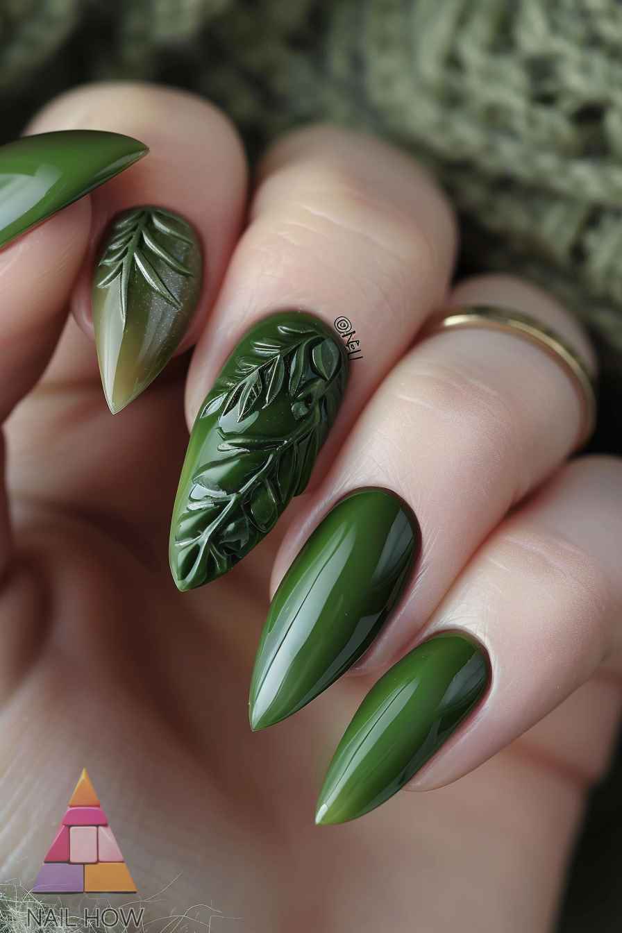 green nail design 4 https://nailhow.com/green-nail-designs/