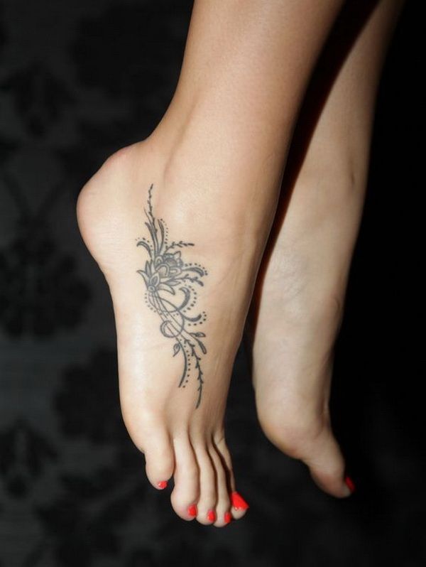 50+ Elegant Foot Tattoo Designs for Women - For Creative Juice